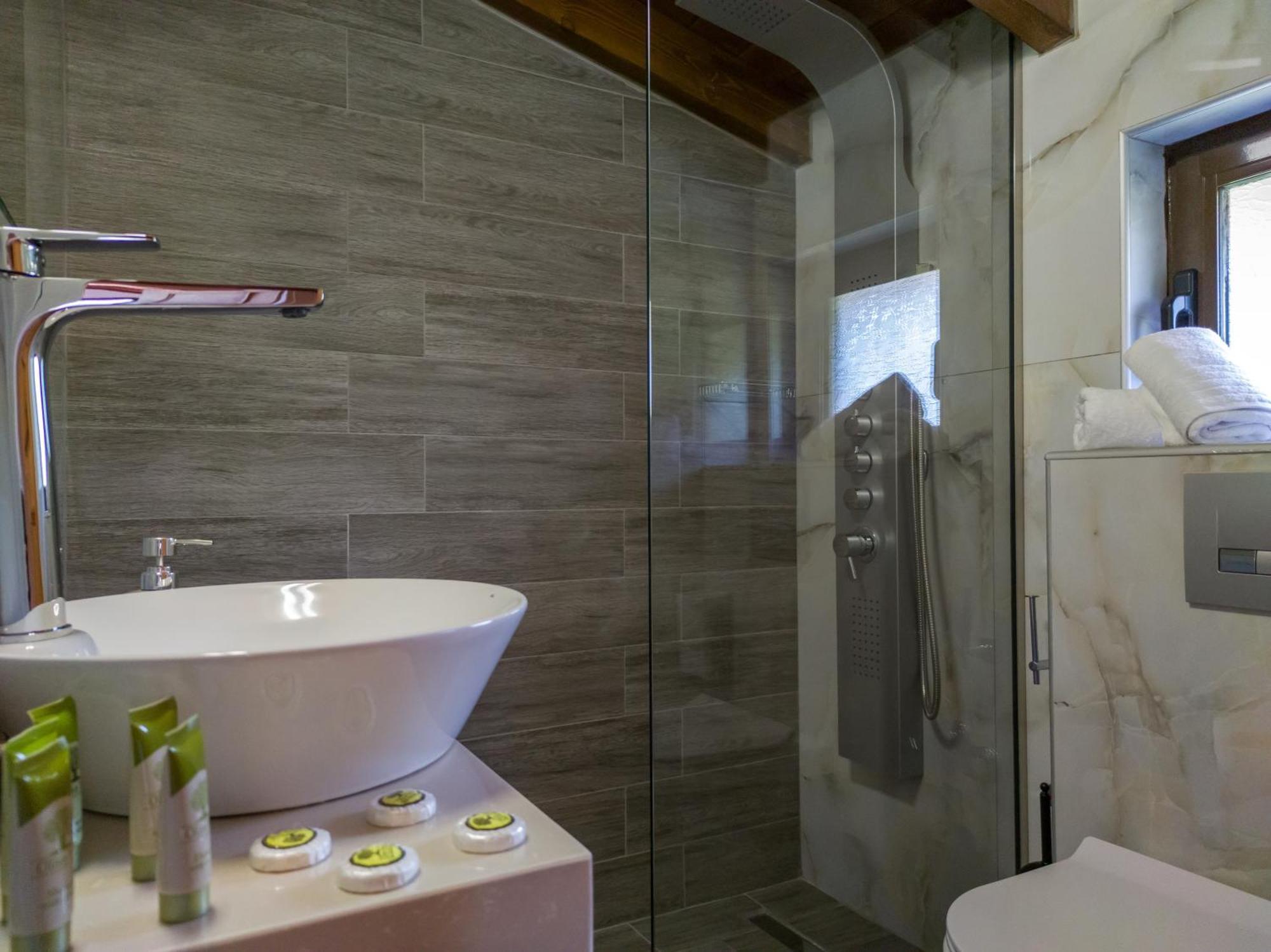 Kipo Paradiso Spa, Yoga & Gym Resort Kirianna 外观 照片